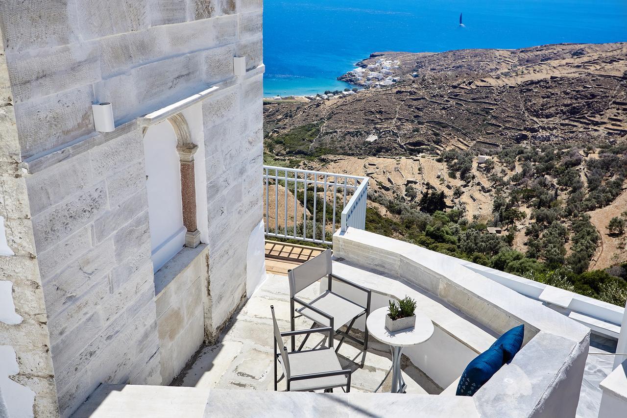 Living Theros Luxury Suites Kardhiani Екстер'єр фото
